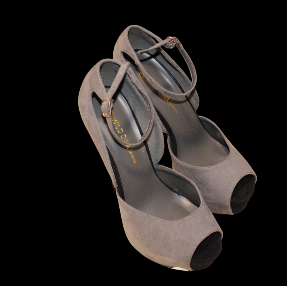 Wild Diva Gray Peep Toe 6 inch Heels Goth